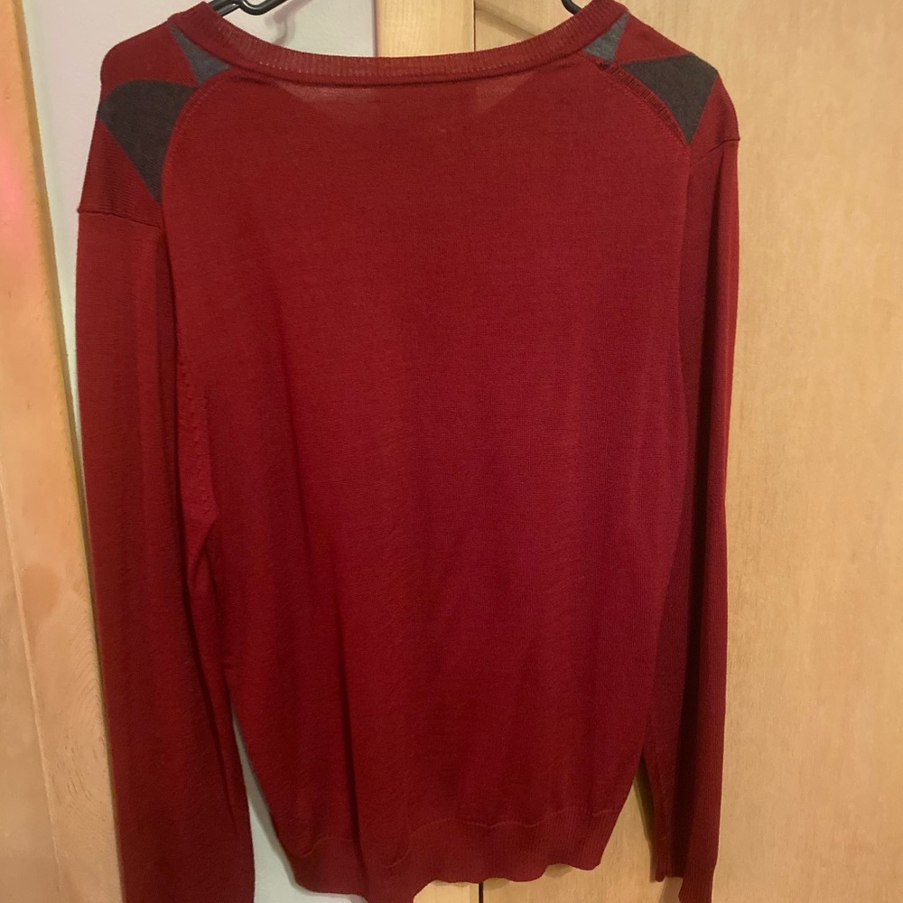 Red sweater - Picture 3 of 3
